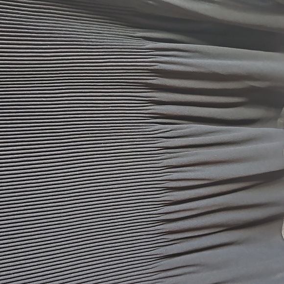 Banana Republic sheer top - Picture 3 of 3